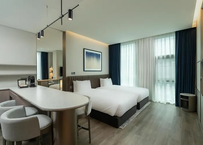 Nine Tree Premier Rokaus Yongsan ホテル 4*