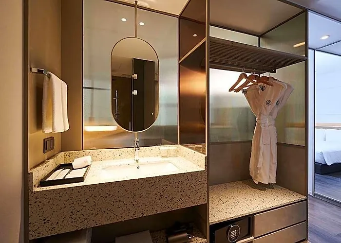 Nine Tree Premier Rokaus Hotel Seoul Yongsan 4*